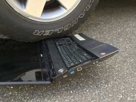 Notebook-Gehäuse-defekt-reparatieren-nicht-unmöglich